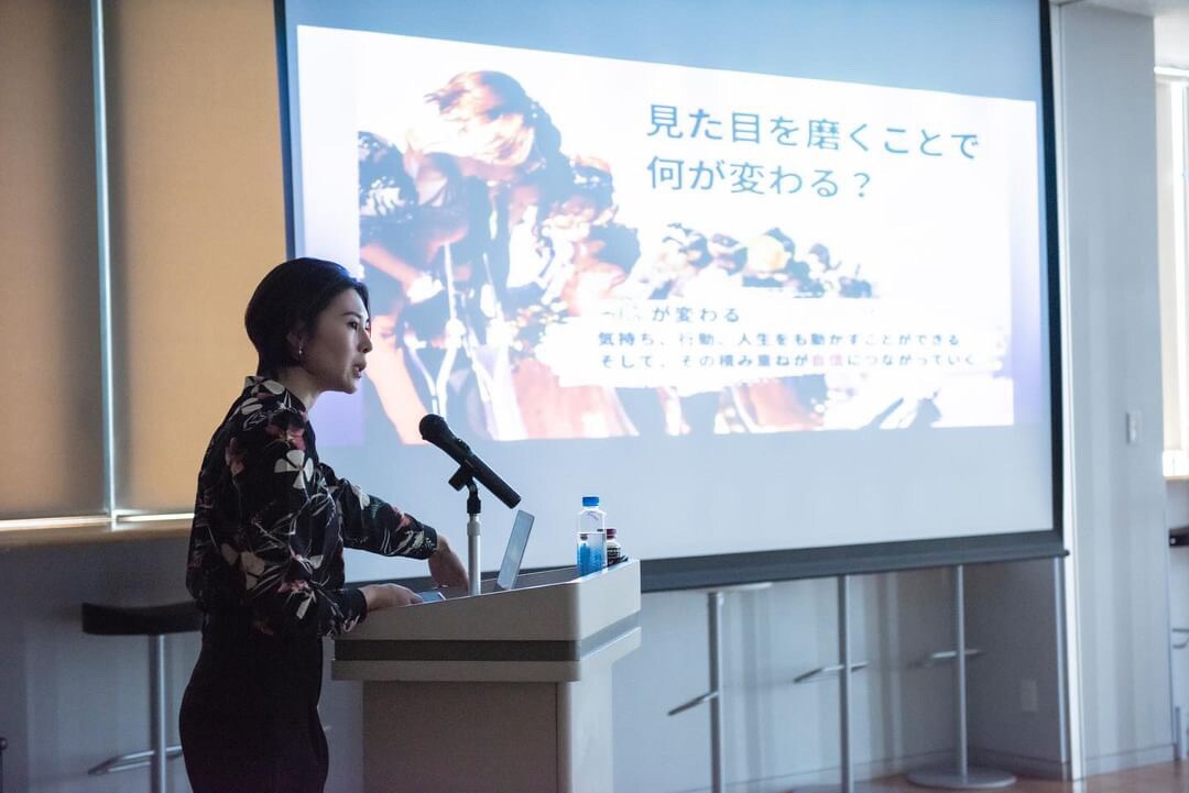 売上と信頼につながる「印象・魅せ方」研修を行います 〜接客・外見・立ち居振る舞いを整える〜 イメージ1