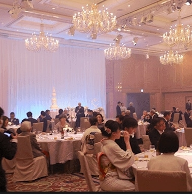 結婚式の撮影を行います 結婚式の最高の思い出に花を添えます イメージ2