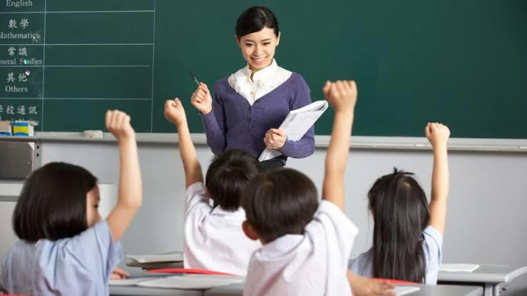 教師1年目が絶対にすべき3つのことを教えます 1年目で学級崩壊を起こしてしまった自分が イメージ1