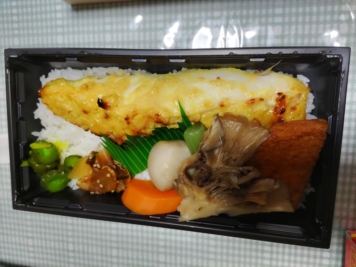 料理の写真から栄養価計算！レシピ提案をします 料理の写真から知りたいカロリーを計算。 イメージ3