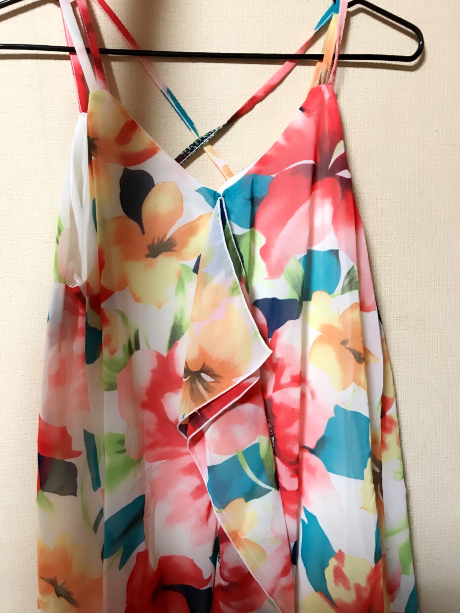この夏使える服をチョイスします 大きなお花のイラストがオススメ！ イメージ1