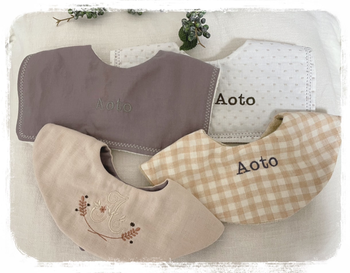 ベビーのスタイやお洋服を材料代別でお作りいたします 1000枚近くスタイなどお作りました。ミシン刺繍も出来ます。 イメージ2
