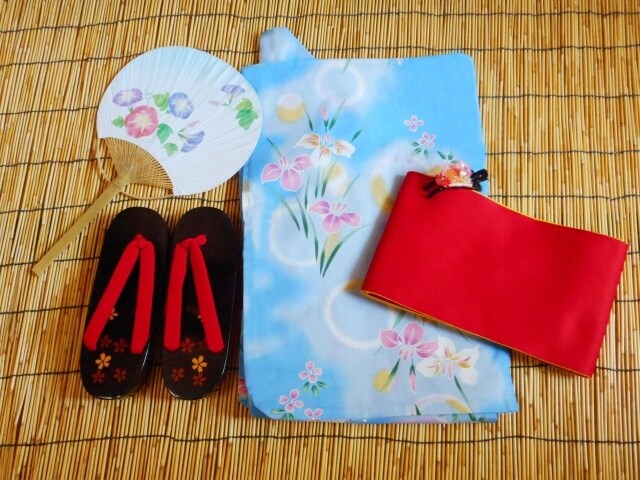 最初の一歩！浴衣を買う時、着る前に困ったら教えます 夏だ花火だ、浴衣が着たいでも何を準備するのかお困りのあなたへ イメージ1