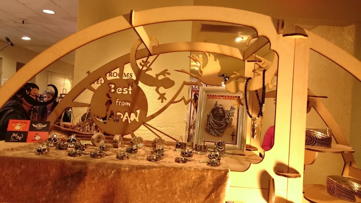 イベントを華やかに彩る什器-ＬＥＤ付も制作します 花車、ステンドグラスのような華やかな目を引く什器、特注ＯＫ イメージ3