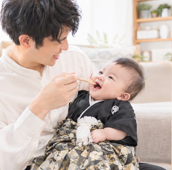 ご自宅出張！赤ちゃんやご家族の自然な写真撮影します お食い初めや百日祝い、ハーフバースデーの思い出をデータ全納品 イメージ6