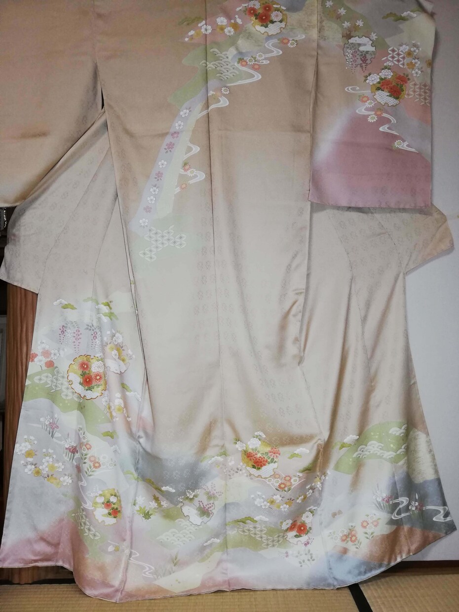 お手持ちのきものをどの様な時に着るべきかお答えます TPOや、着物や帯の格、種類、季節などをご相談ください。 イメージ1