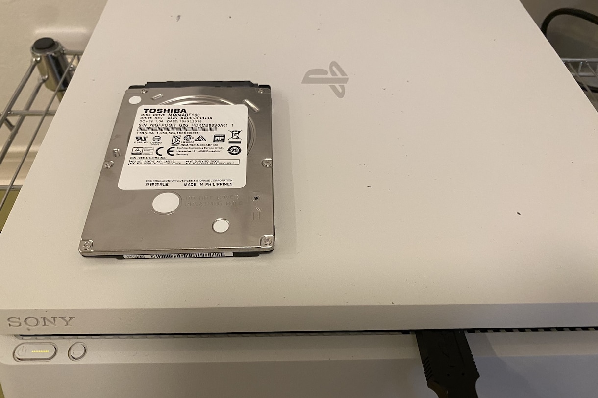 PS4のHDDをSDDに交換修理します カンタン・格安・手間いらずでPS4をSDD 