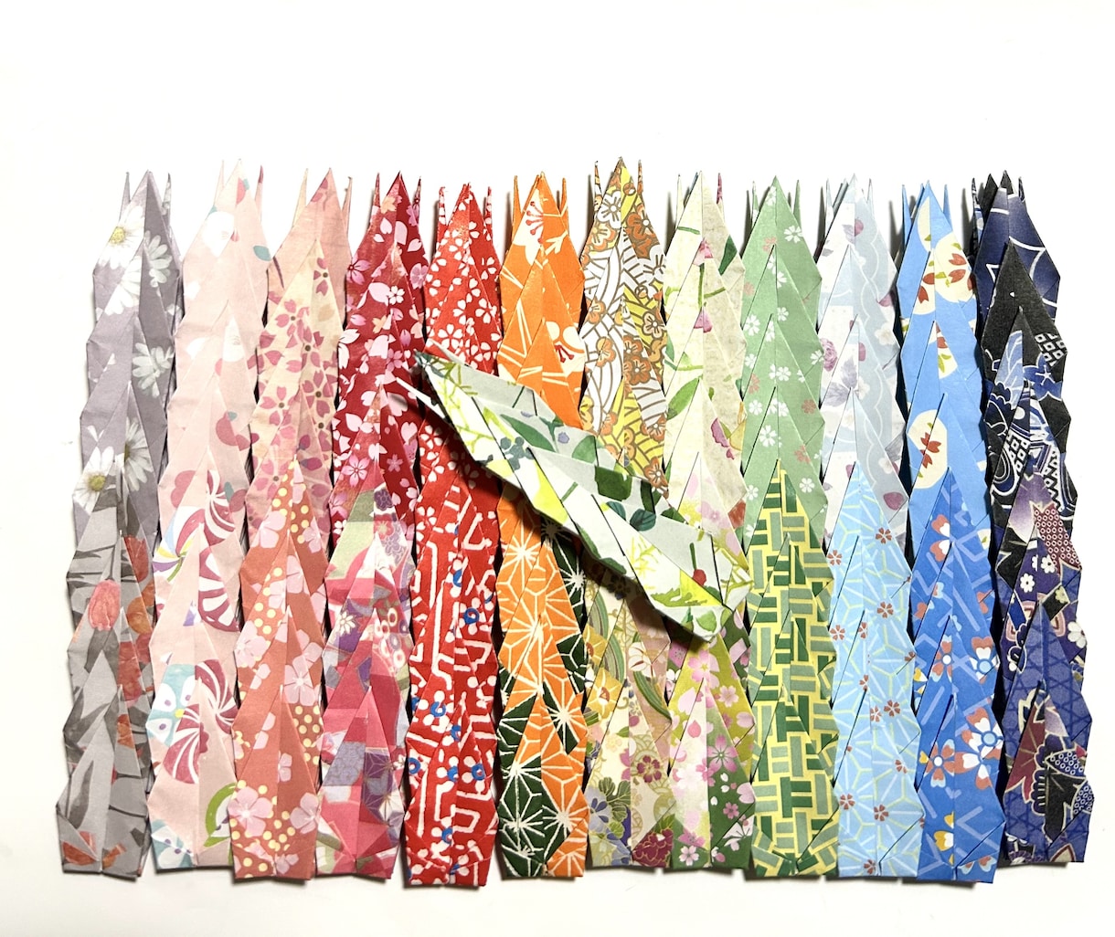 折り鶴の作成、承ります 折り鶴シャワー、ウェルカムスペース、必勝祈願の鶴文字用の鶴 イメージ1