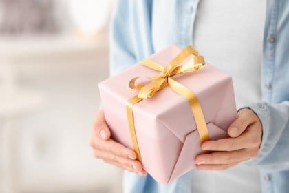 相手が喜ぶ丁度いいプレゼント選びをします 結婚祝や出産祝、誕生日プレゼントなど★相手との関係性に応じて イメージ1