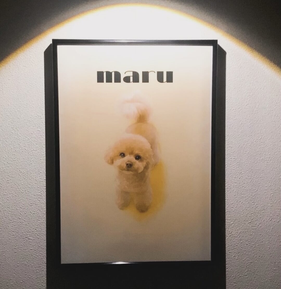 額縁付きペットの似顔絵ポスターを制作します 思い出をおしゃれに飾る、愛らしいペットアートをお届けします イメージ4