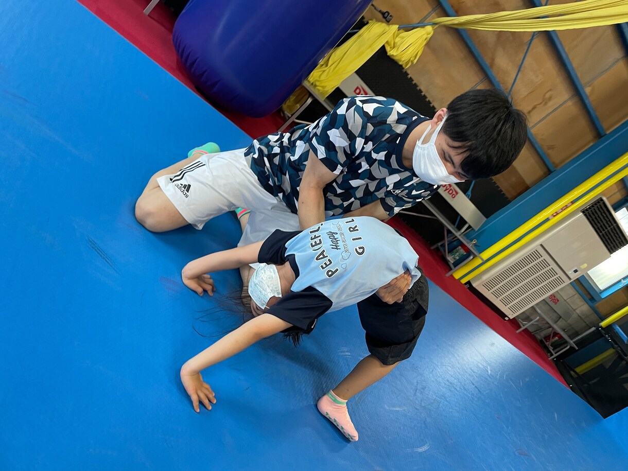 子どもから大人まで機械体操のアドバイスをします 現役体操の先生による丁寧な指導！どんな技でもご相談ください！ イメージ1