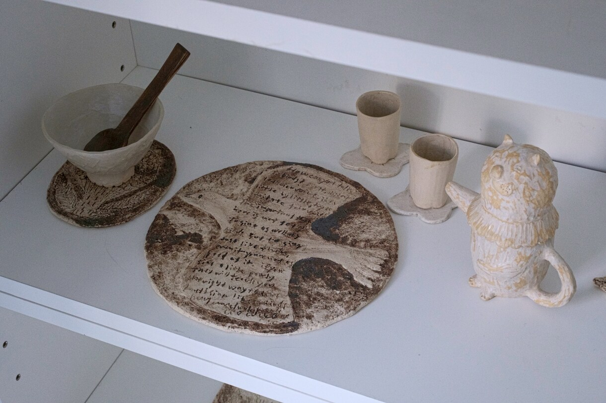 自然光で物撮りします 陶器、磁器、木器、布、すべて自然光で綺麗な質感を出します イメージ3