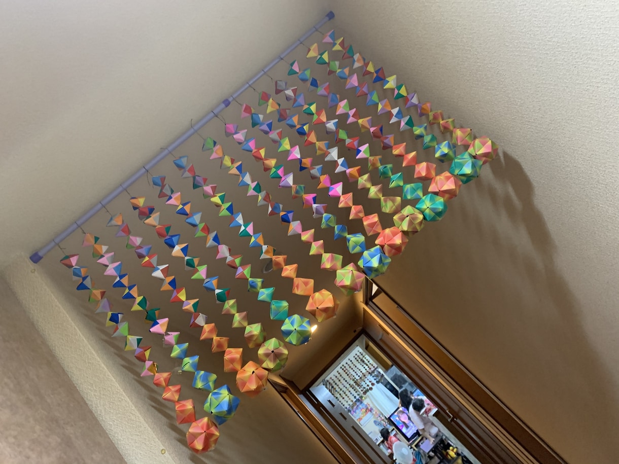 お部屋に飾れます おばあちゃんがボケ防止で作りはじめたおりがみのれん イメージ2