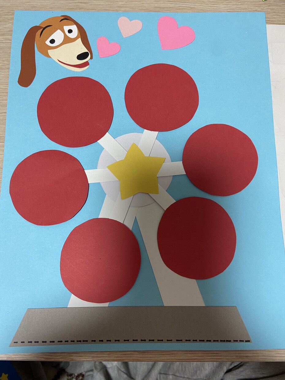 手作りアルバムの仕掛けを作ります 記念日や誕生日に手作りアルバムを贈りたい人へ保育士がお手伝い イメージ5
