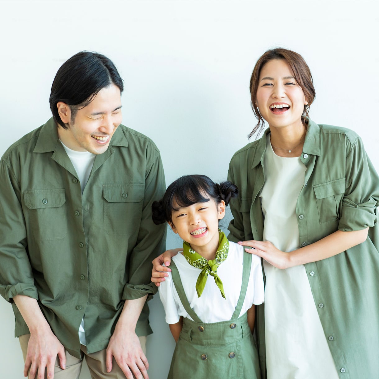 一瞬を丁寧に。ポートレートや家族写真を撮ります ポートレート・家族・日常の記録。飾らない自然な姿を写します。 イメージ1