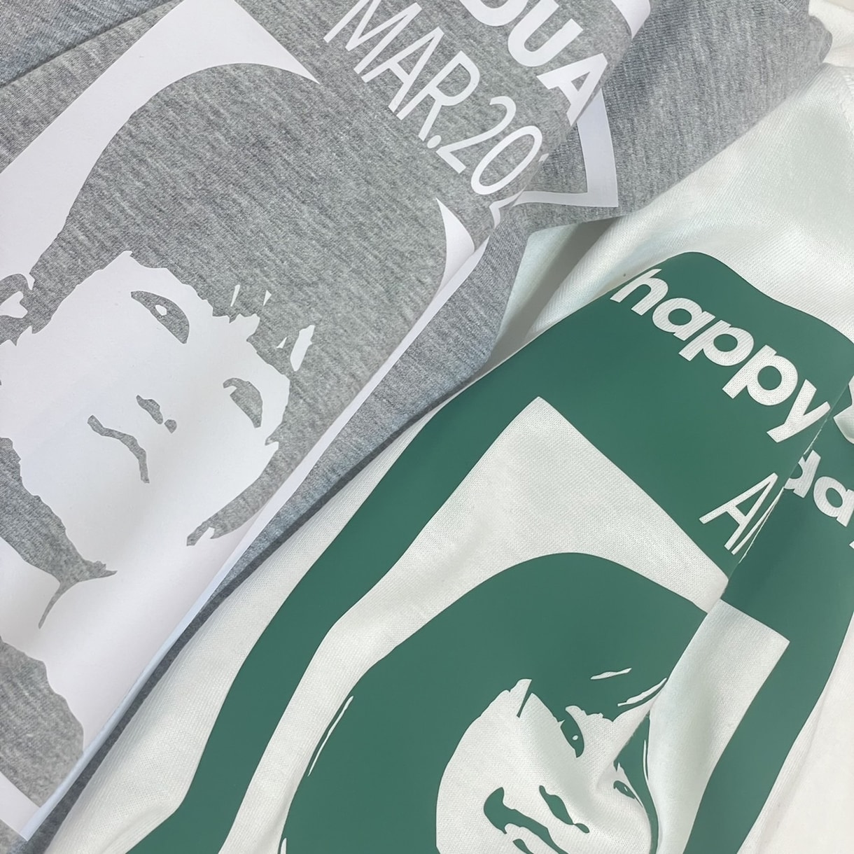 スタンスミス風、名入れ可能な似顔絵Tシャツ作ります 送って頂いた写真のシルエット加工と名入れプリント！発送まで！ イメージ7