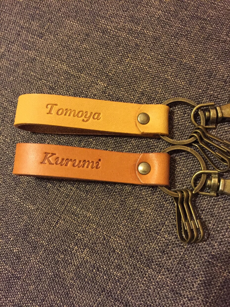 刻印入りレザーキーホルダーをお作りいたします 記念日や名前を刻印した世界にひとつのオリジナルキーホルダー♪ イメージ2
