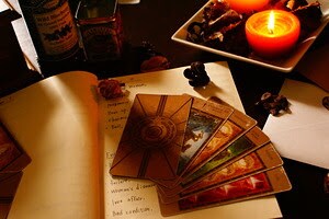 なかなか占いに手を出せない方を占います 今悩んでいる。少し先を覗いてみたい。そんなあなたに！！ イメージ1
