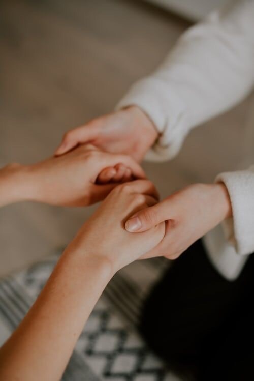誰にも頼れない時に。そっと話せるお時間つくります 「しんどいよ」って言えるだけで、少し楽になることもあります イメージ4
