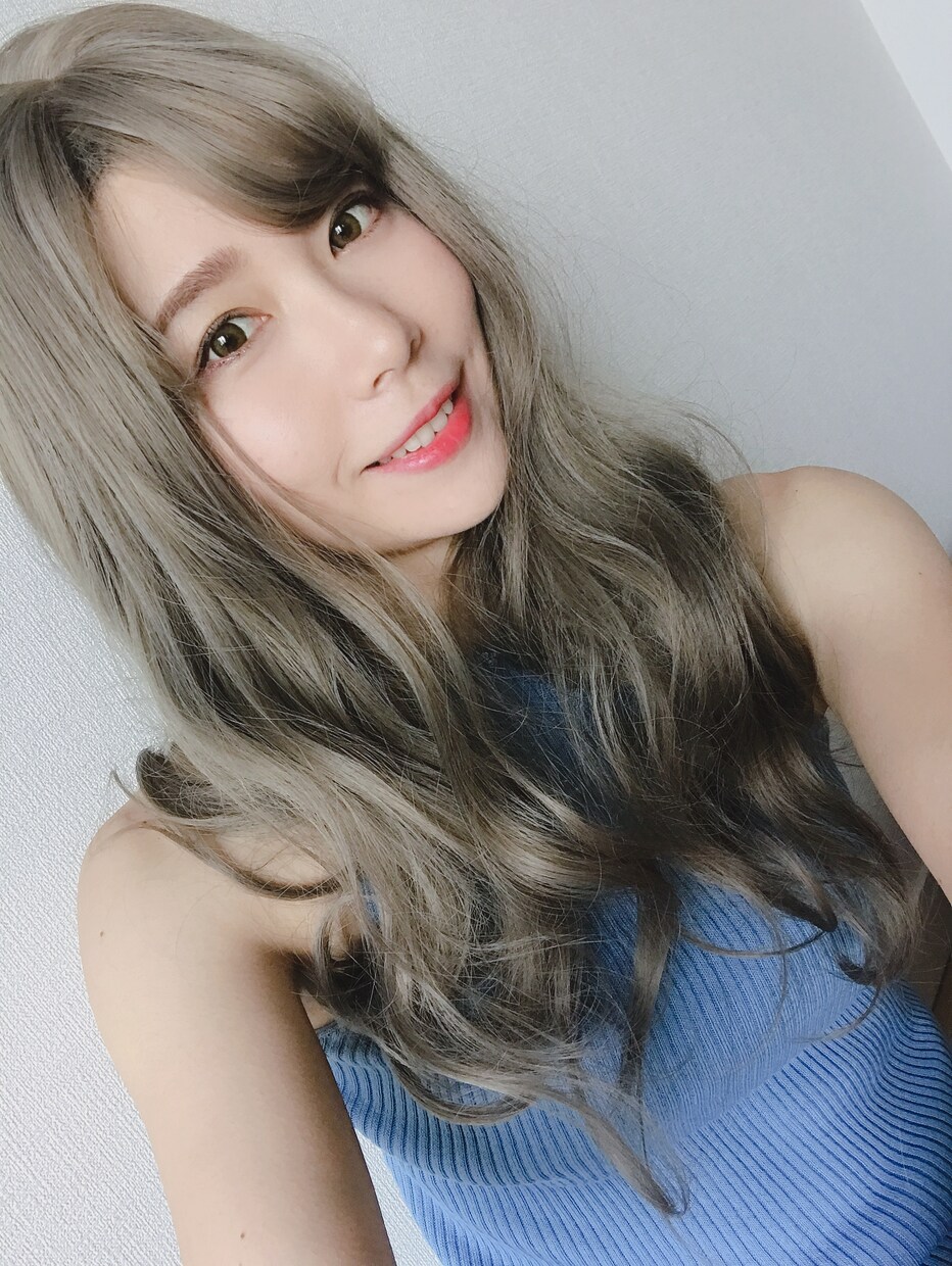フリー素材、自撮り【あなたの専属モデル】します こんなポーズをした女性、商品PR、、web経験多数ありです！ イメージ8