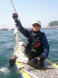 SUPフィッシングをはじめたい方へアドバイスします ルールやマナーから、海の知識、道具選び、釣り方、ポイントなど イメージ1