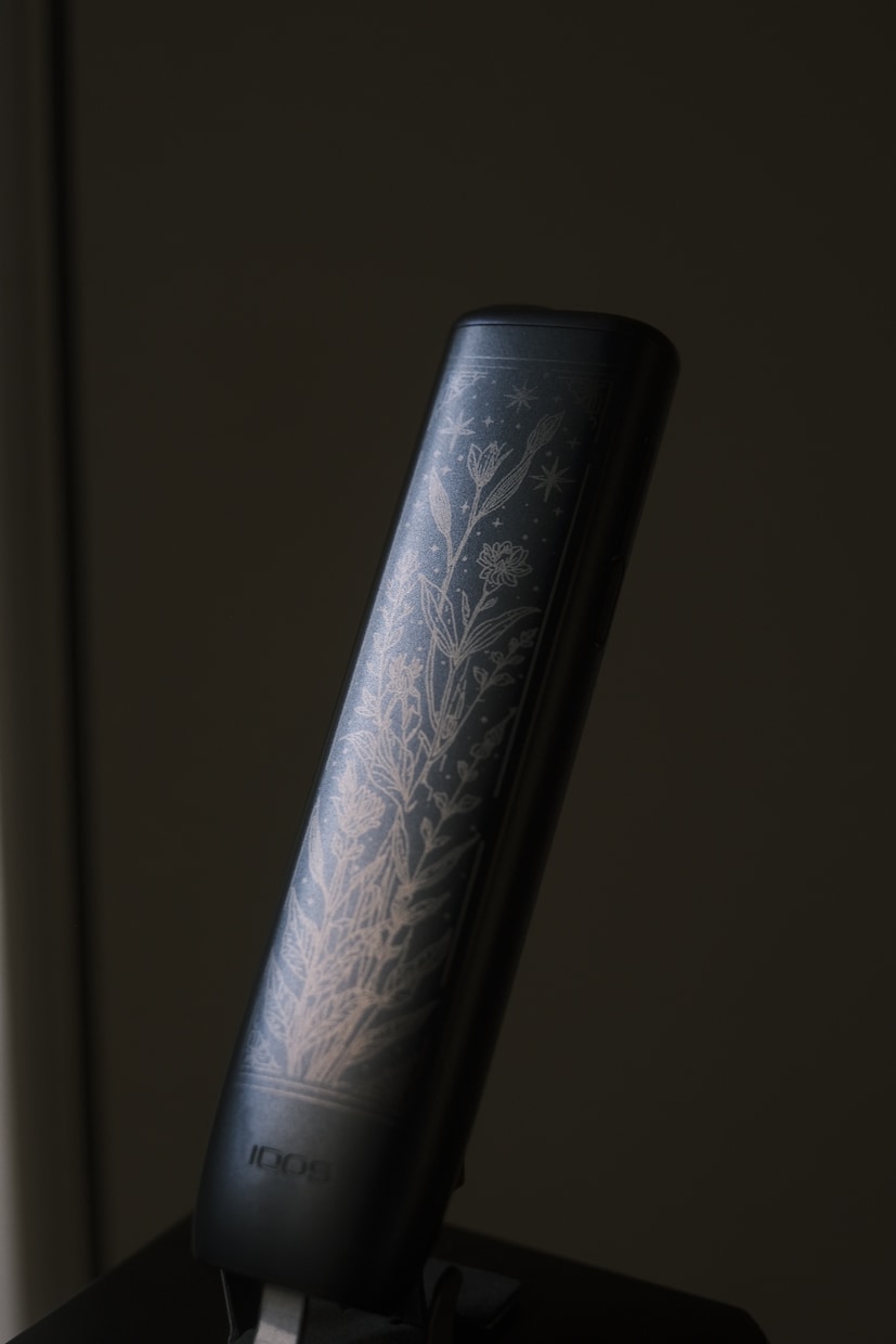 iQOSに花と星のレーザー刻印をします シンプルながら存在感のある作品。プレゼントや自分へのご褒美に イメージ1