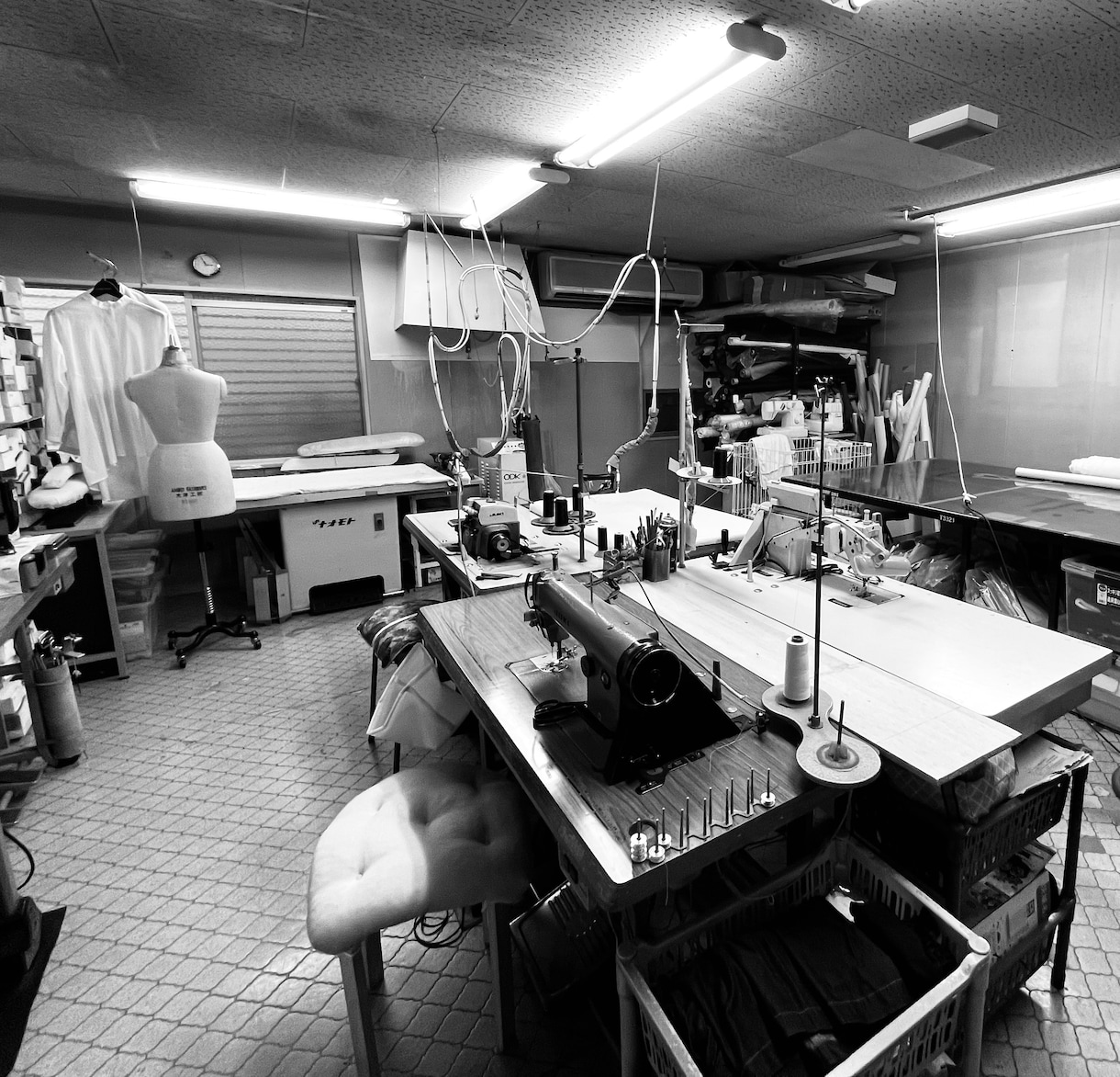 お気に入りのお洋服から同じ型紙を再現します 現役の婦人服縫製プロが解体せずに手書きの型紙をお届けします イメージ1