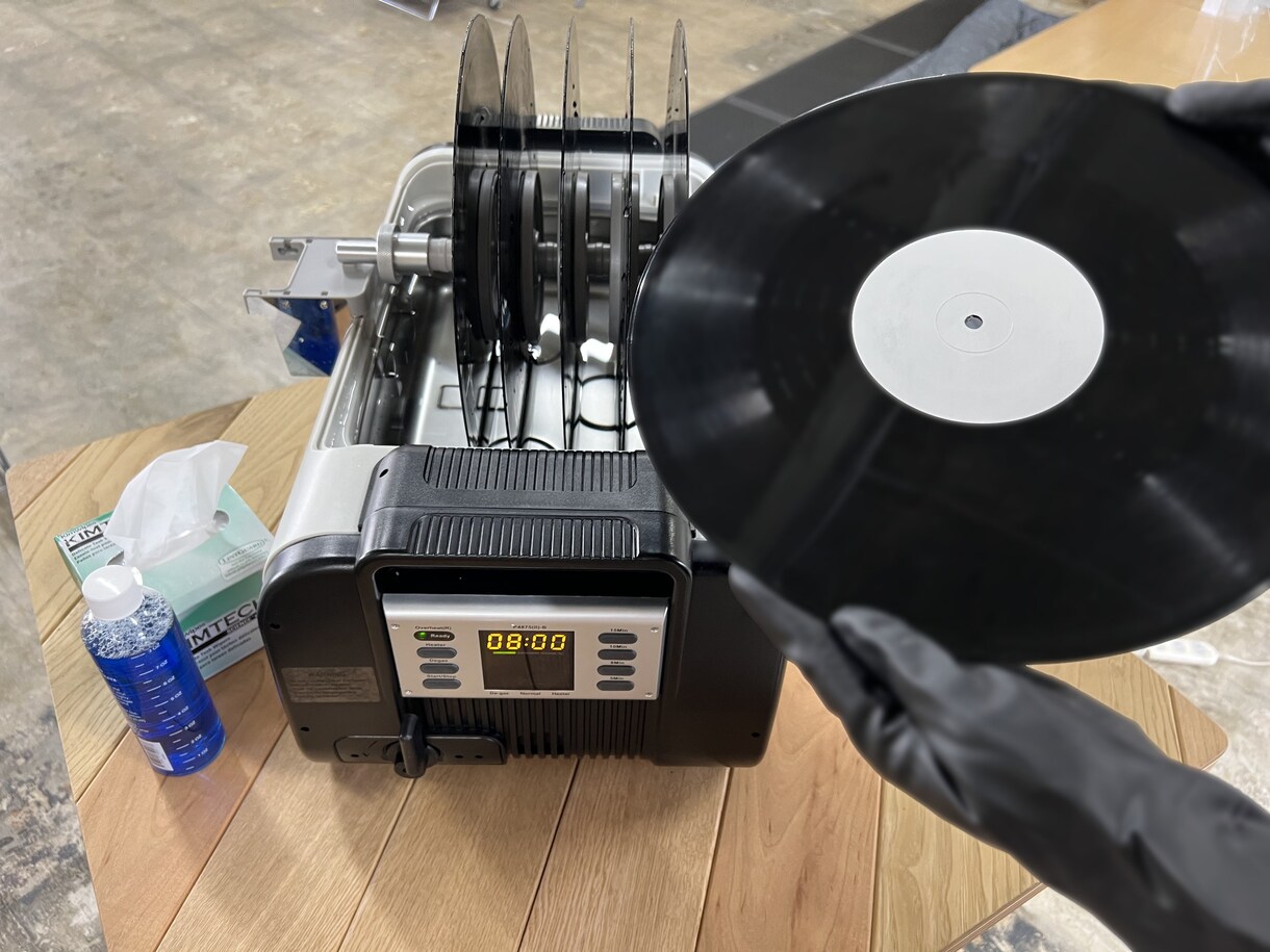 レコードの「反り 歪み 曲がり 変形」を修正します レコードのクリーニングも承ります イメージ3