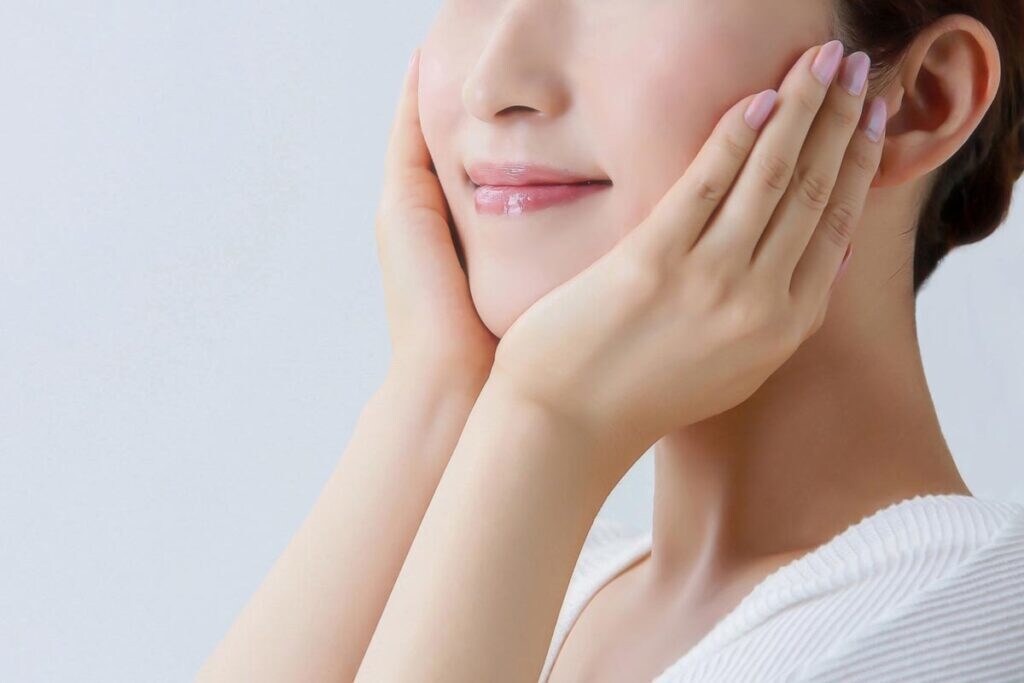 お顔のリフトUPセルフケアをお伝えします 年齢を重ねるごとに、もっと自分を大切に。 イメージ2
