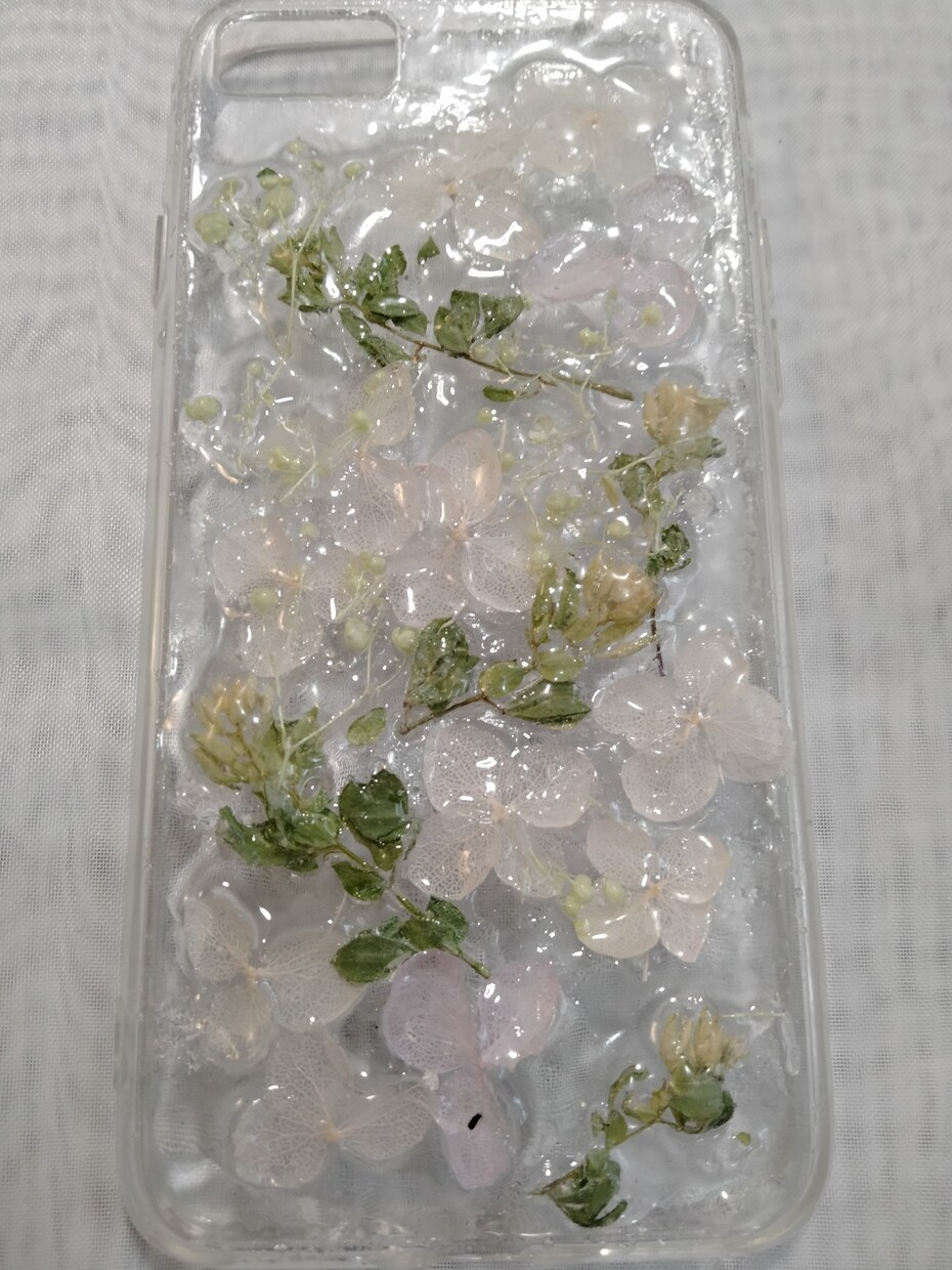 スマホケース　押し花　１点もの承ります スマホケース　押し花・ドライフラワー　ハンドメイド イメージ3