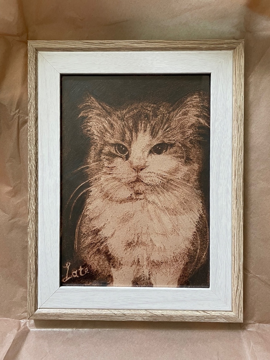 革に電熱ペンで愛猫(リアル画)を描きます 牛革に電熱ペンで焼きつけながらセピアの陰影で絵を描きます。 イメージ3