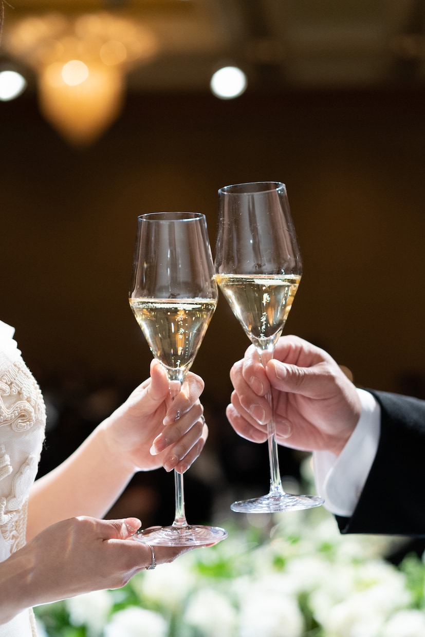 結婚式費用抑えたい方教えます 5つ星ホテルで結婚式と新婚旅行どっちも削れない！ イメージ2