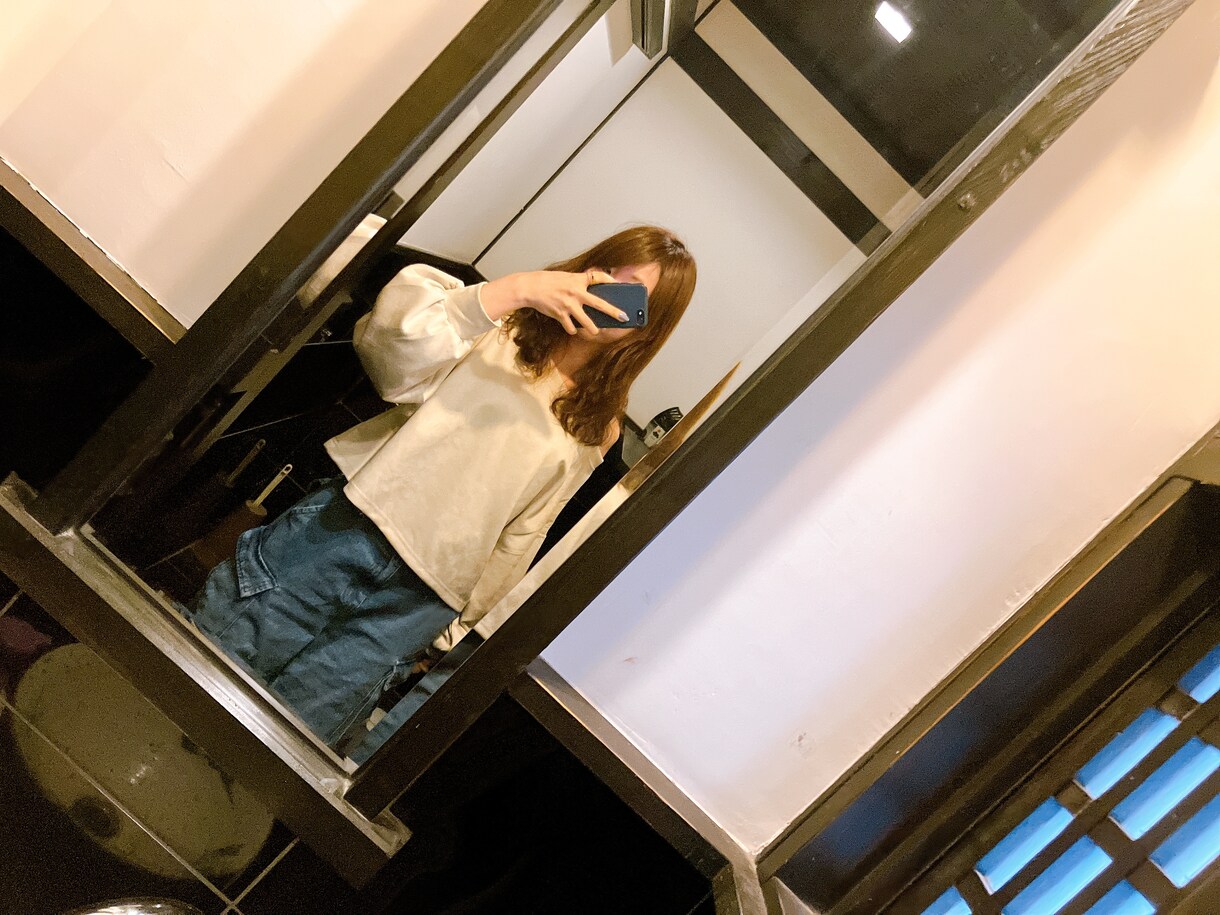 服の選び方や合わせ方、一緒に考えます おしゃべりしながら、ぴったりの1着を見つけましょう☺︎ イメージ4