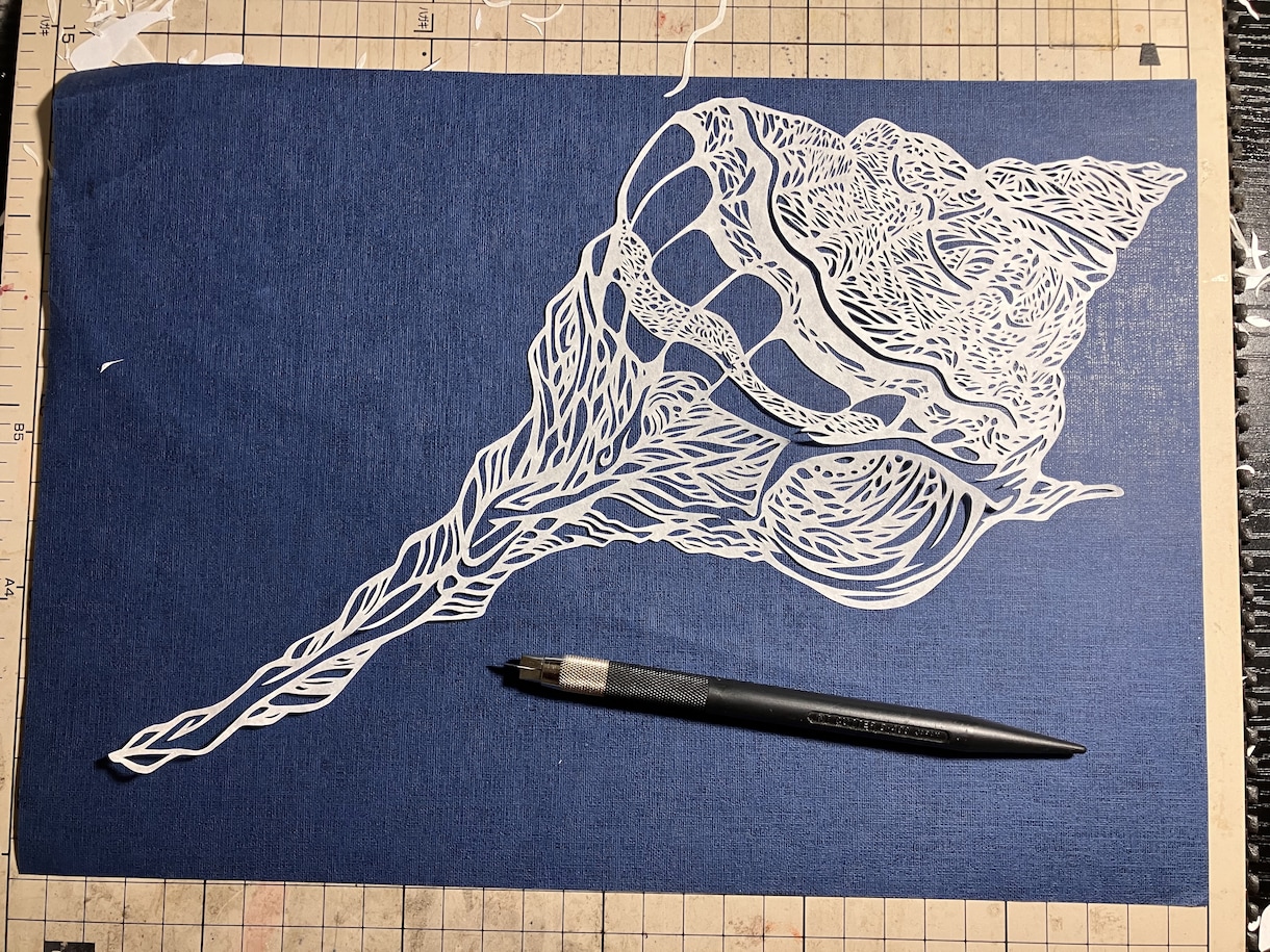 独創的❓抽象的❓な切り絵を切ります 何だこれは❓❓❓目の錯覚か❓❓❓ イメージ3