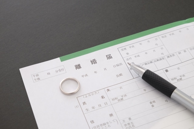 離婚届・婚姻届の証人代行サービスします 離婚届・婚姻届に必要な証人の代行をいたします。 イメージ3