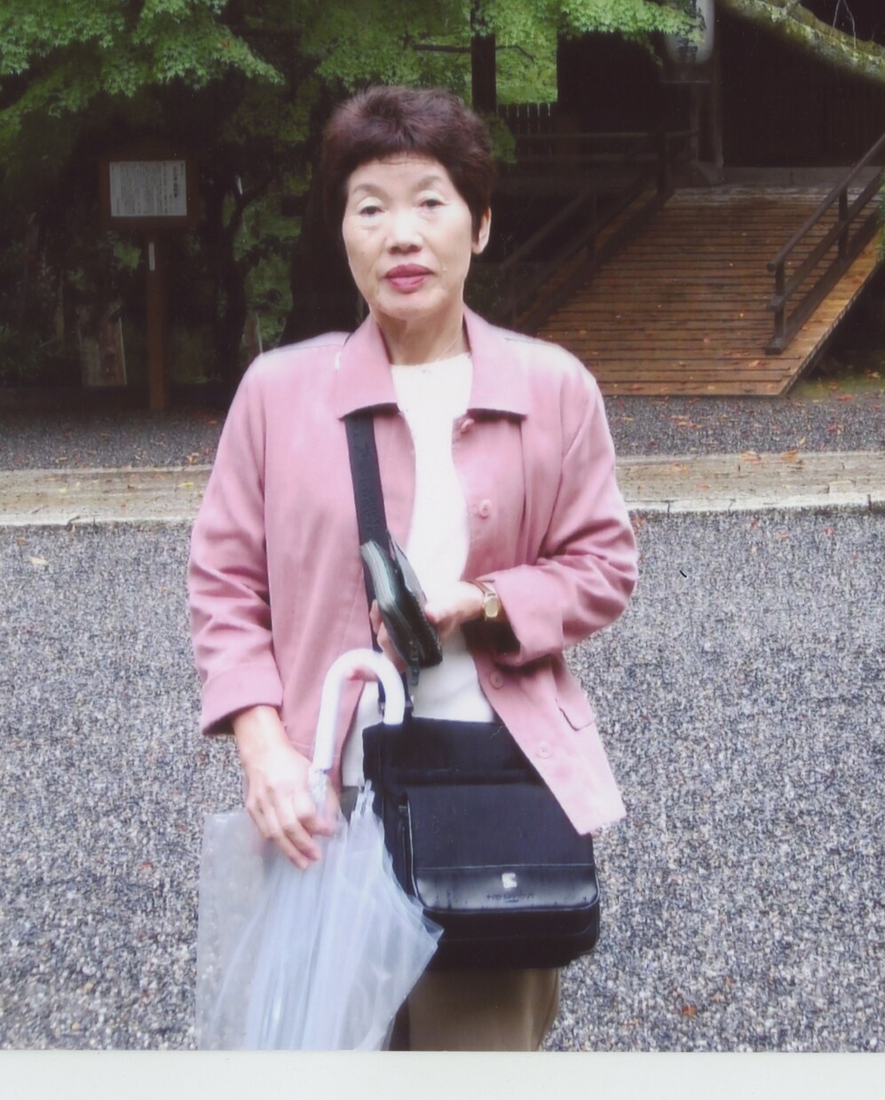 ご遺影写真加工(キャビネ・四切りセット)致します 終活中に作るご遺影をより綺麗にずっと残します イメージ2