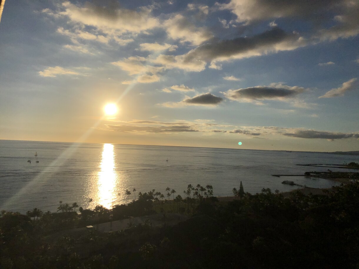 普段言えない悩みに優しく寄り添います どんな話も優しく受け止め、寄り添います。 イメージ1