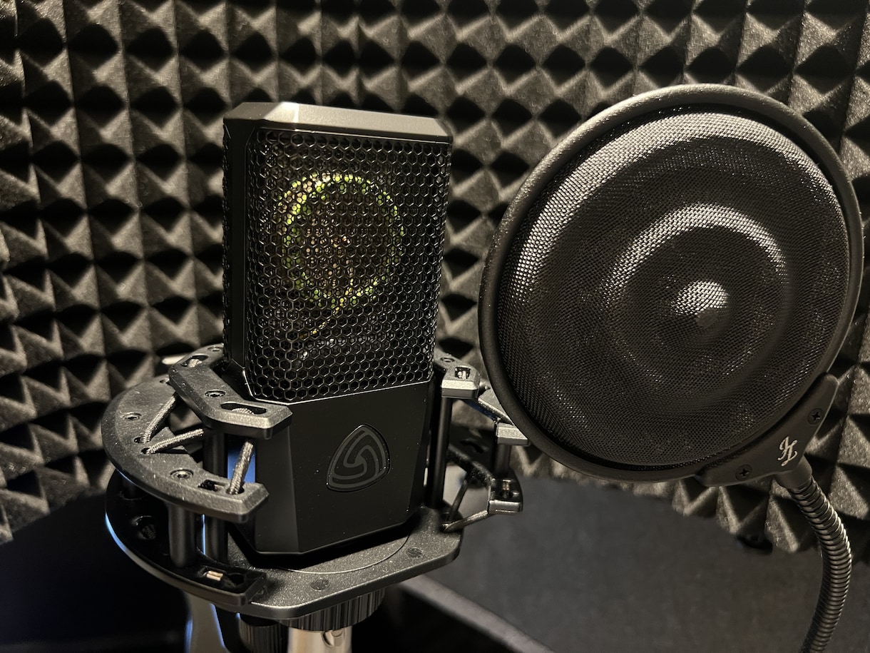 低音/落ち着いた声のナレーションを提供します ドキュメンタリー/企業紹介/研修動画/朗読等に対応可能です。 イメージ2