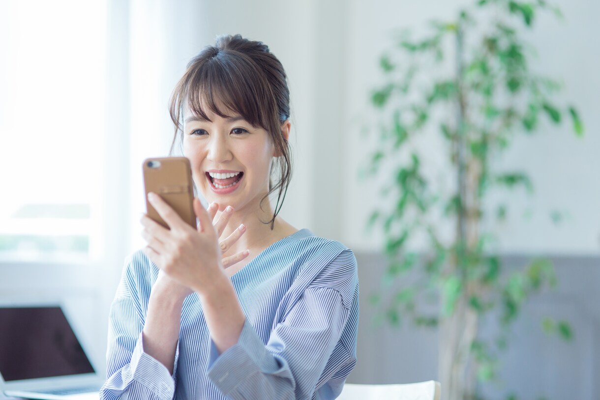 役に立つ法律改正の情報を定期的にお届けします 重要な法律改正をかみ砕いてマガジン方式で毎月更新 イメージ3