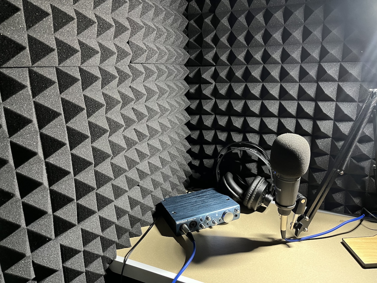 聞きやすい声を提供します 中〜低音ボイス、ナレーションからキャラクターボイス等様々！ イメージ1