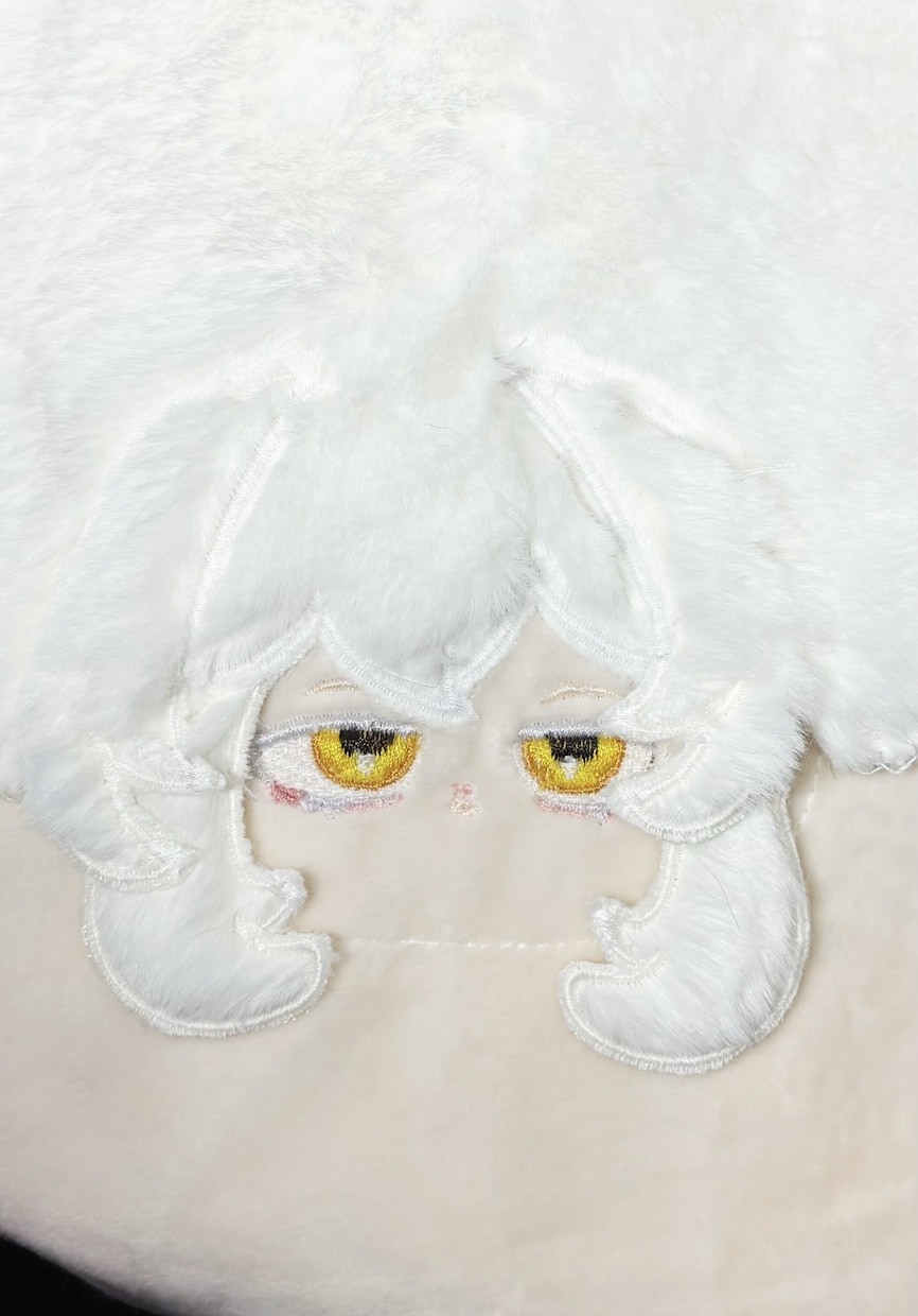 推しぬいの刺繍代行します 【12月まで特価】頂いたデザインを元にお顔の刺繍をします イメージ1