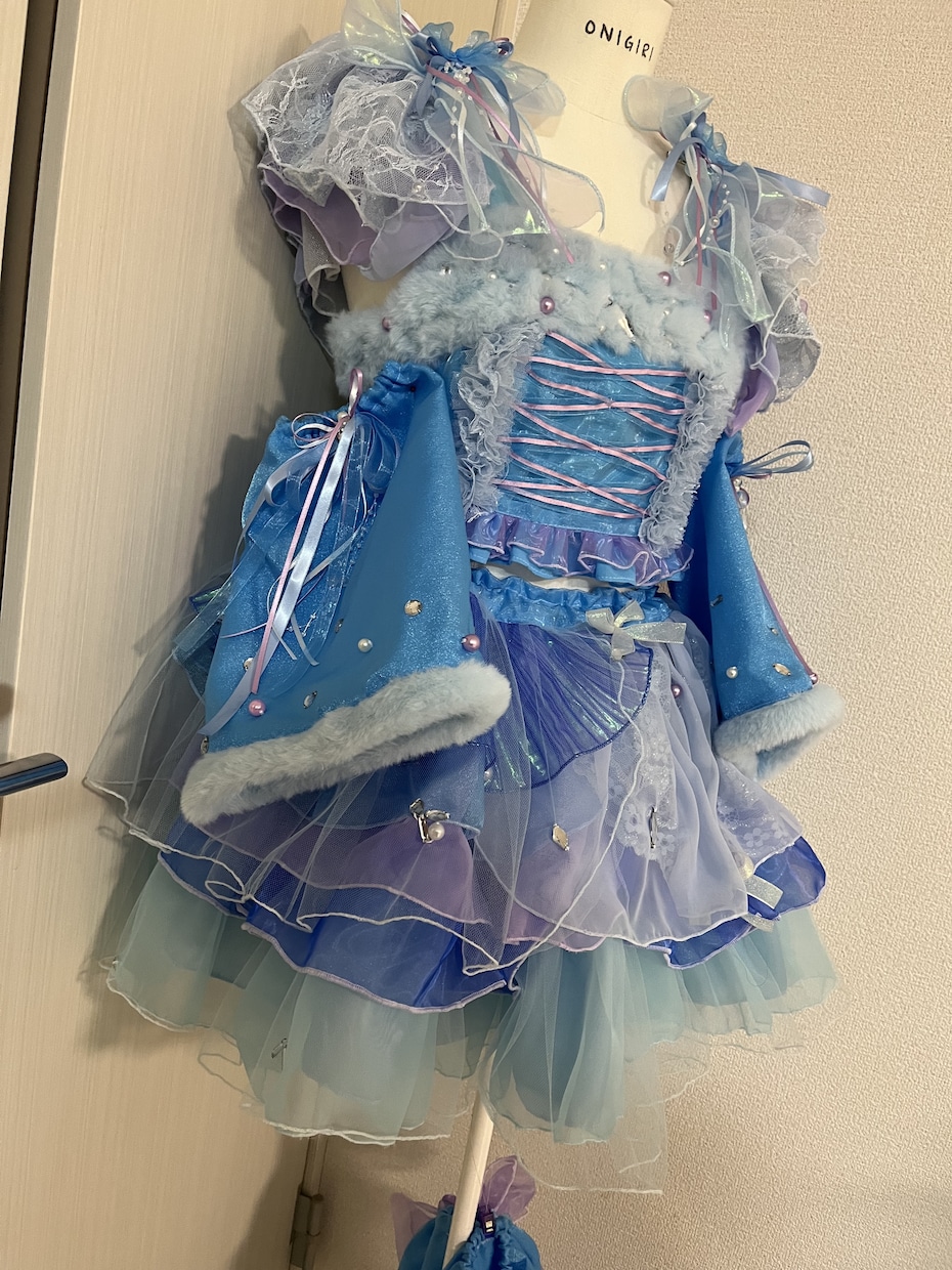 アイドル衣装、コスプレ衣装のリメイクできます お手元の衣装やお洋服から、価格を抑えて可愛く衣装を作ります。 イメージ5