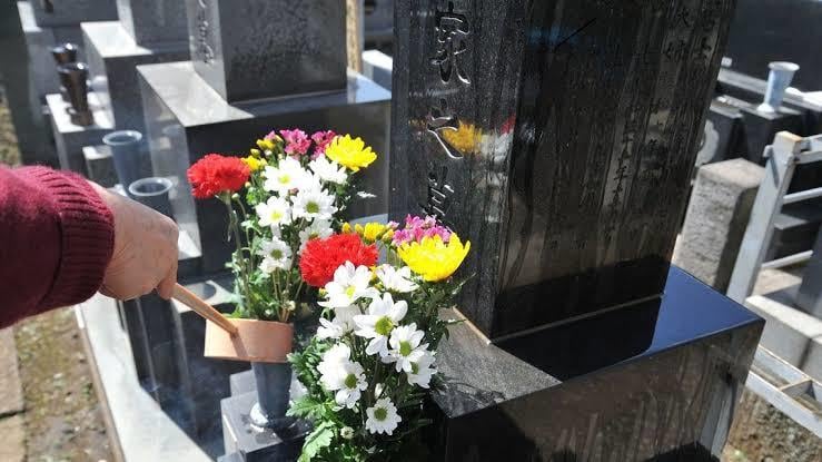 東京都内のお墓参りを代行いたします 元お墓掃除業者の私が心を込めてお墓参り代行を致します。 イメージ1