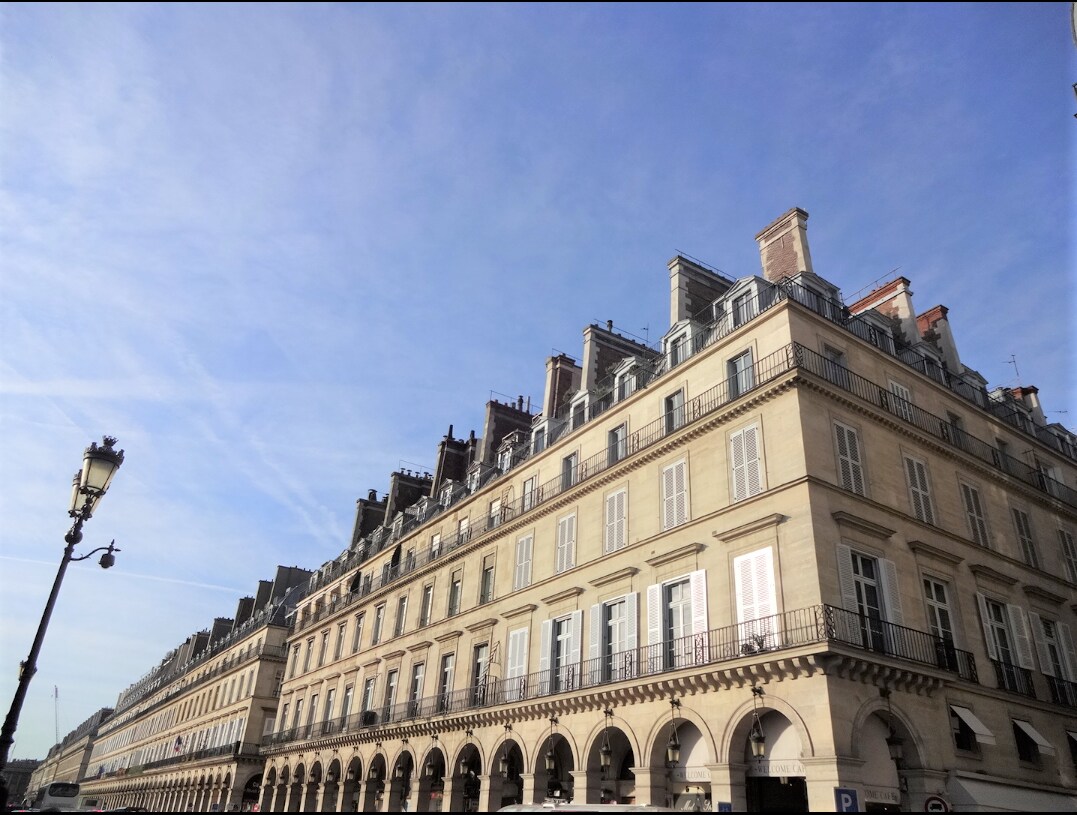 フランス語で電話をかけます 企業への問い合わせやお店の予約など、電話で迅速に行います イメージ2
