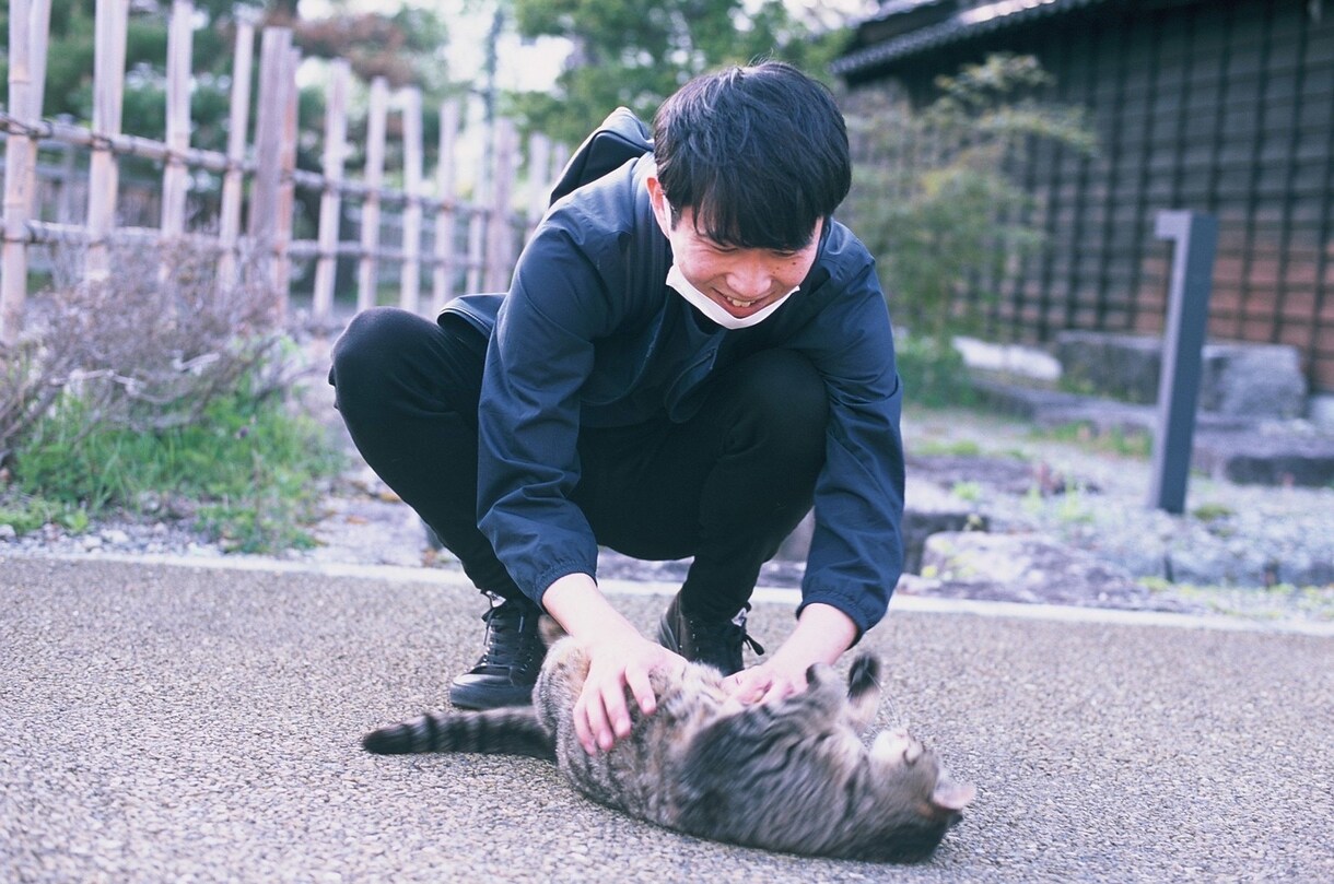 酔っ払ってるテキトーなやつが話を聞きます 多分有益なことは言えません。テキトーに話してください。 イメージ1