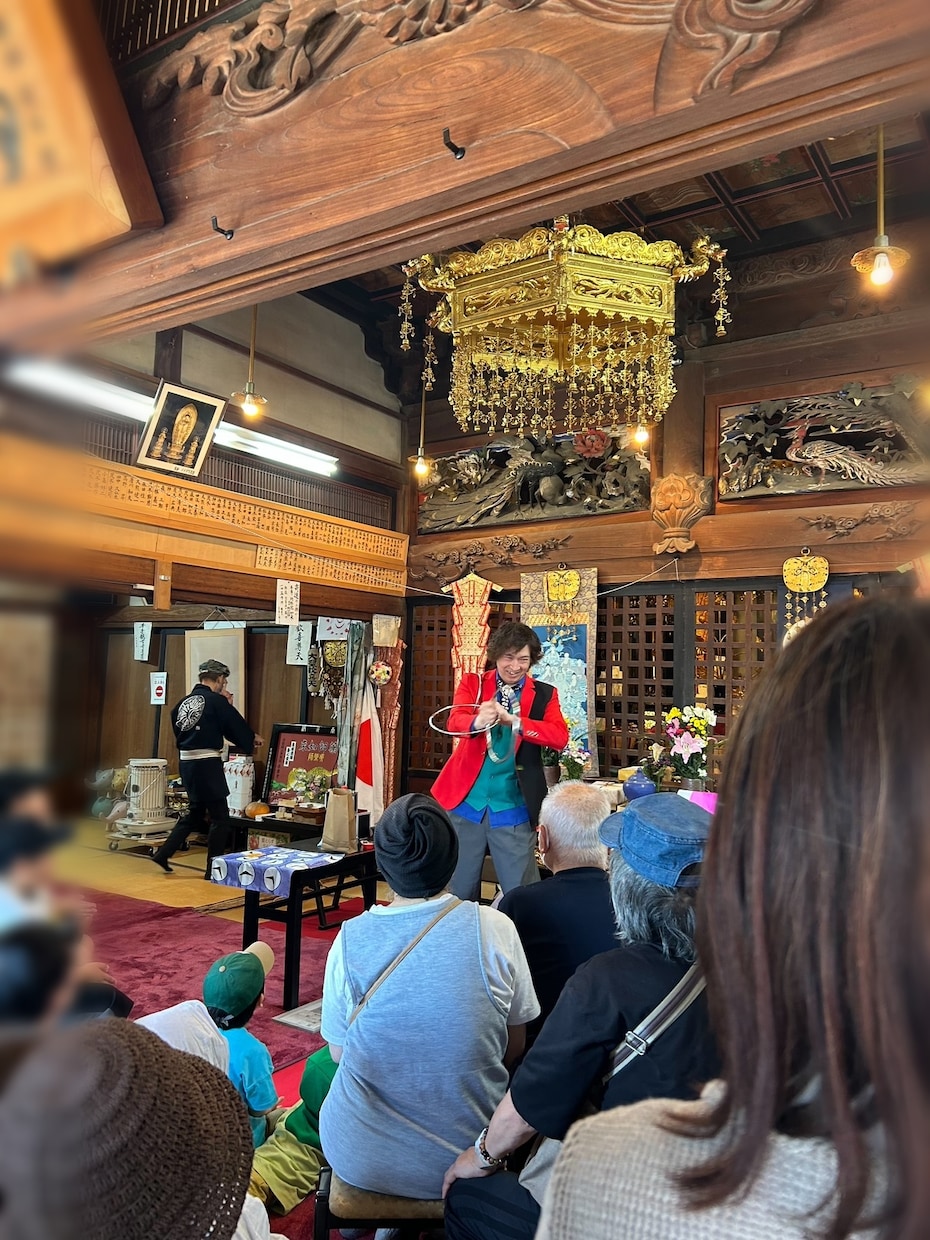 コミカルテーブルマジックで笑いと笑顔をお届けします お誕生会、パーティ等の記念日に魔法使いが笑顔と笑いを届けます イメージ6