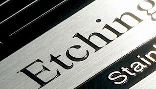 目立つエッチングサインを制作します 細かな再現が可能なエッチングサインで好印象を与えましょう。 イメージ5