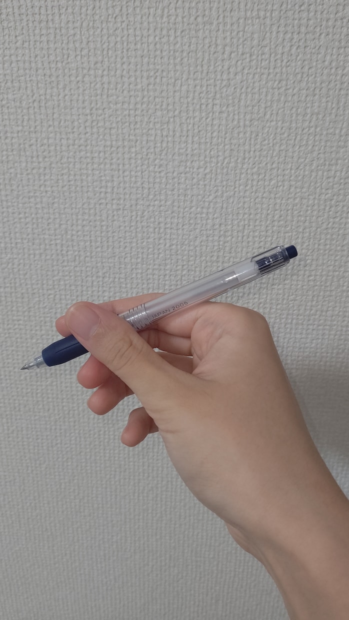 女性の手、素材として提供します ハンドモデル、ネイルモデル、お好きなシチュエーションでどうぞ イメージ7