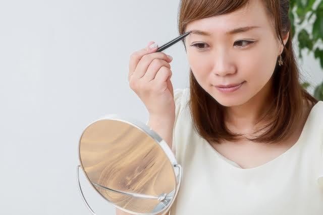 お顔の印象を変えます 印象アナリストが思った印象になるメイクをアドバイスします。 イメージ2