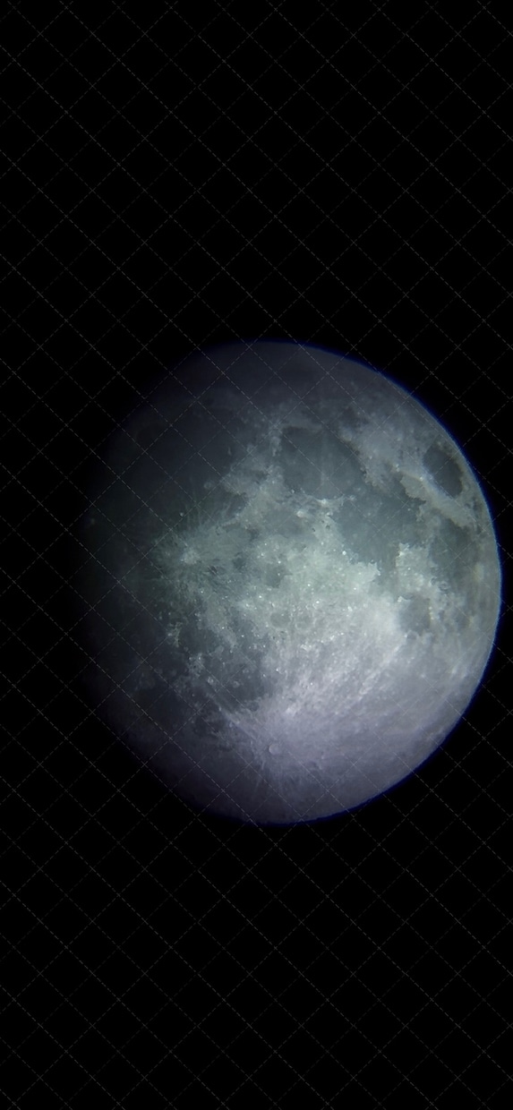 月の写真素材の提供をします 天体望遠鏡で撮った月の写真になります イメージ1